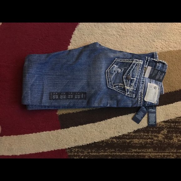 Silver Jeans - Picture 2 of 3